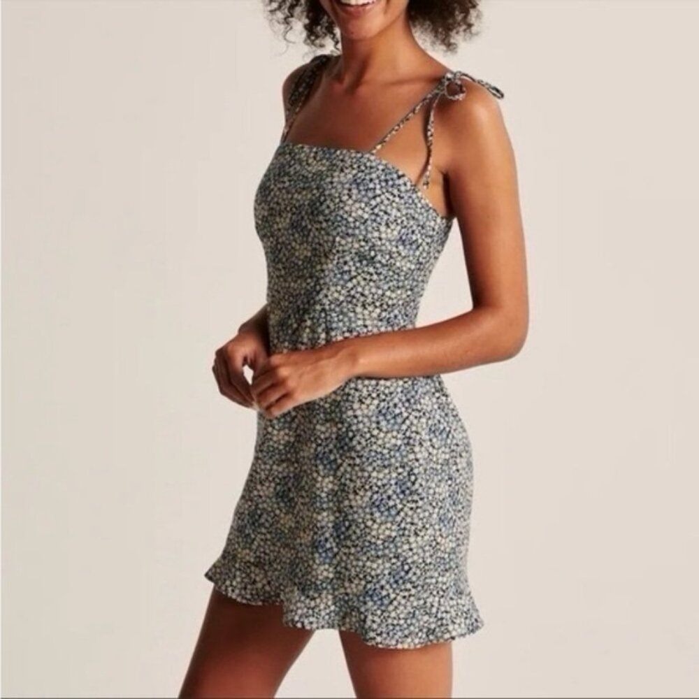 Abercrombie & Fitch Blue Floral Tie Strap Smocked Back Mini Dress Womens XL